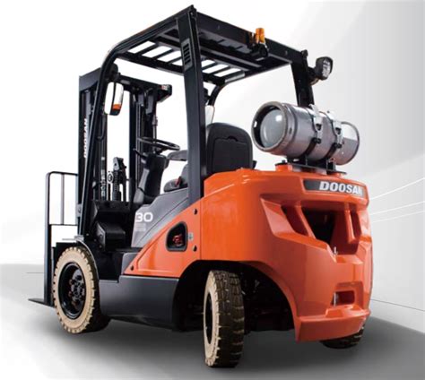 Doosan 7 Series 2 35 Tonne Gas Forklifts Fork Truck Hire And Sales