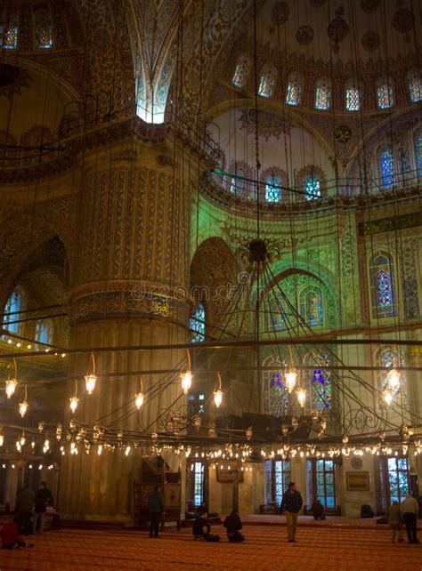 Interior De La Mezquita De Sultanahmet Mezquita Azul En Estambul Foto