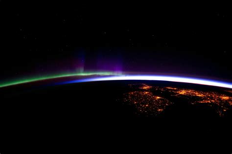Auroras Earth At Night Aurora Borealis From Space Nasa Images