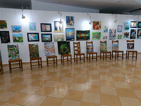 Expoziție umanitară la Galeria de Artă Traian Postolache din Rădăuți
