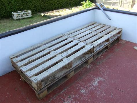 Create A Patio Day Bed With Wood Pallets Pallet Furniture Outdoor