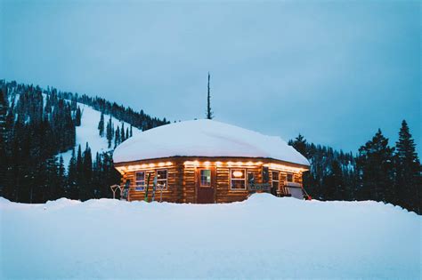 6 Reasons Why You Should Visit Mccall Idaho In The Winter The Mandagies