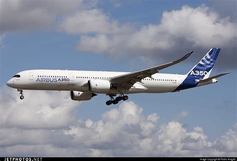 Fileairbus A350 941 Airbus Industrie Jp7680656 Wikimedia Commons