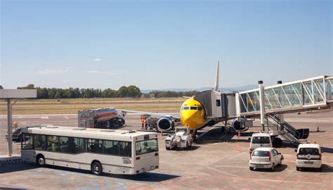 A luglio 2008 la compagnia aerea low cost ryanair decise di trasferire tutti i voli internazionali dall' aeroporto luigi ridolfi di forlì a quello di bologna. Come arrivare all'aeroporto di Catania | SiViaggia