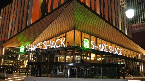 Shake Shack Begins Launching New Restaurants Amid Pandemic