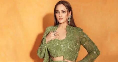Is Sonakshi Sinhas Non Bailable Warrant Real Or Fake Heres What Actress Has To Say