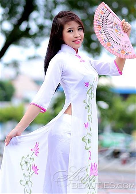 Attractive Vietnam Member Hoang Hien From Ho Chi Minh City Yo Hair Color Brown
