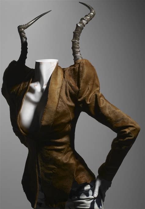 Loop Gallery Alexander Mcqueen An Artist That Used Fashion As His Medium