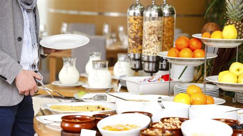 18 Best And Worst Hotel Breakfast Buffet Foods Tasting Table