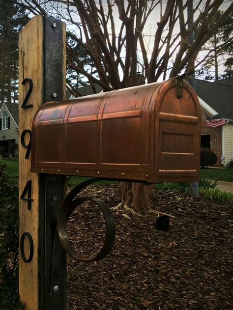 Pin By Ellen Davis On Mailboxes Mailbox Landscaping Rustic Mailboxes