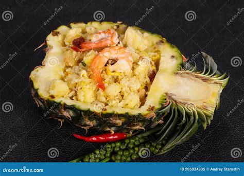 Gebratener Reis Mit Ananas Und Garnelen Stockbild Bild Von Ananas