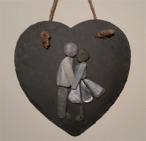 Kissing Couple Valentine's Gift | Pebble art, Pebble art family, Rock crafts