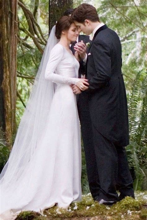 Kristen Stewart Long Sleeves Wedding Dress In Twilight Movie Twilight