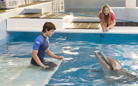 Film Capsules Sept 10 2014 Dolphin Tale 2 And More