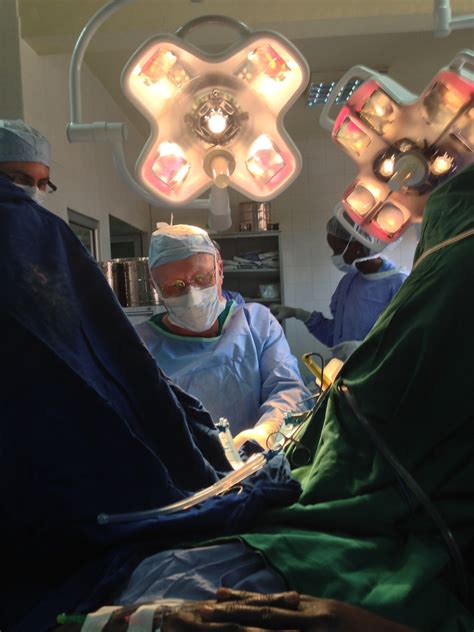 Cincinnati Pelvic Surgeon Dr Greg Owens Announces Ground Breaking Use Of Robotic Surgery To