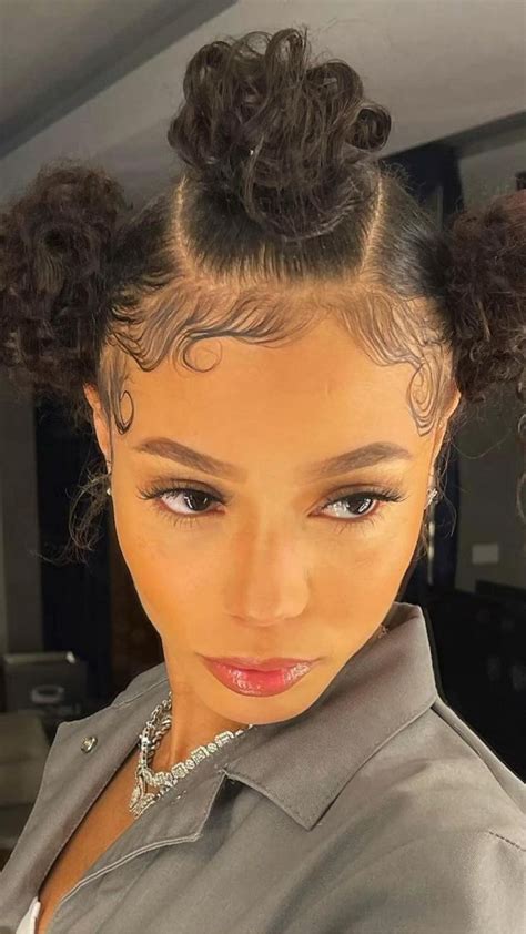𝐏𝐢𝐧 𝐭𝐡𝐞𝐧𝐢𝐧𝐚𝐠𝐫𝐥 🦋 Hairdos For Curly Hair Curly Hair Tips Natural