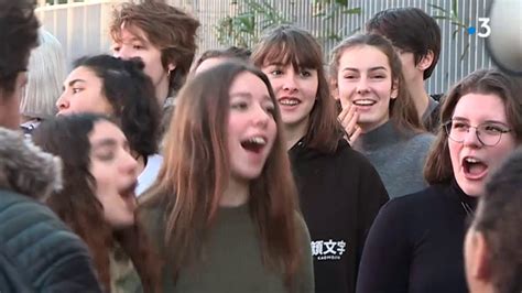 04 66 76 70 01 international: Nîmes: manifestation contre la réforme post bac - YouTube