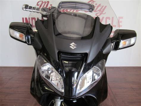 Kymco ak550 vs suzuki burgman 650 vs bmw c650gt 3 way shoot out 100mph+ no problem! 2009 Suzuki Burgman 650 Executive