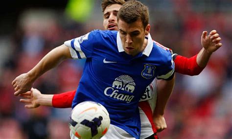 Seamus Coleman Signs New Five Year Contract With Everton Everton The Guardian