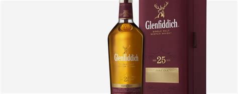 Glenfiddich 25 yo is aged for 25 years in old casks from bourbon, which gives the drink its softness and unique character. Glenfiddich Rare Oak 25 Year Old Single Malt Whisky