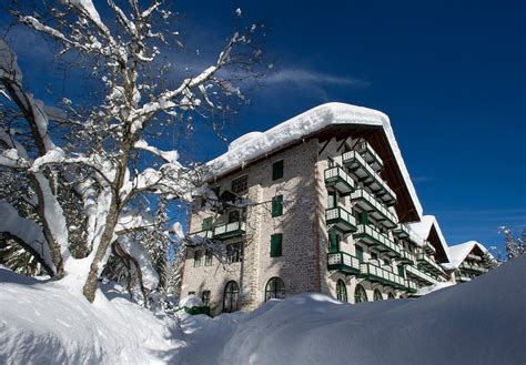 Hotel Pragser Wildsee Updated 2024 Prices And Reviews Braies Italy