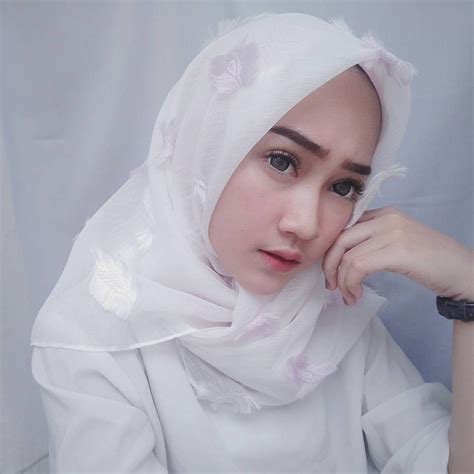 Hijab Chic Muslim Girls Beautiful Hijab Bikins Covergirl Fashion Moda Fashion Styles