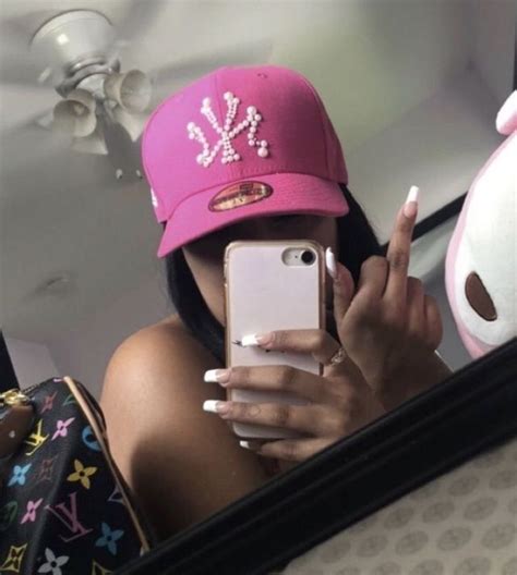 pin by ang🚏 on shord¡e streetwear fashion women black girl aesthetic cute hats