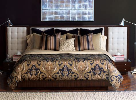 Check spelling or type a new query. Black and Gold Bedding Sets for Adding Luxurious Bedroom Decors - HomesFeed