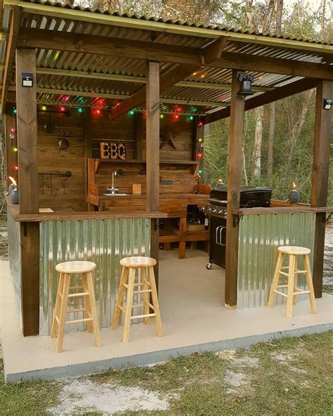 Pallet bar/bbq area diy pallet projects, wood pallet recycling, wooden pallet projects. BBQ Shack in 2020 | Backyard bar, Built in bbq, Diy concrete planters