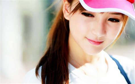 Download Cute Sporty Young Teenage Girl Wallpaper