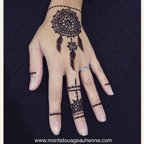 Tatouage Au Henné Naturel Sur La Main Henna Art Henna Hand Tattoo