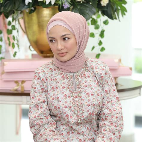 Tampil Berbaju Kurung ‘cotton Gaya Sopan Neelofa Dipuji Peminat Manisfm