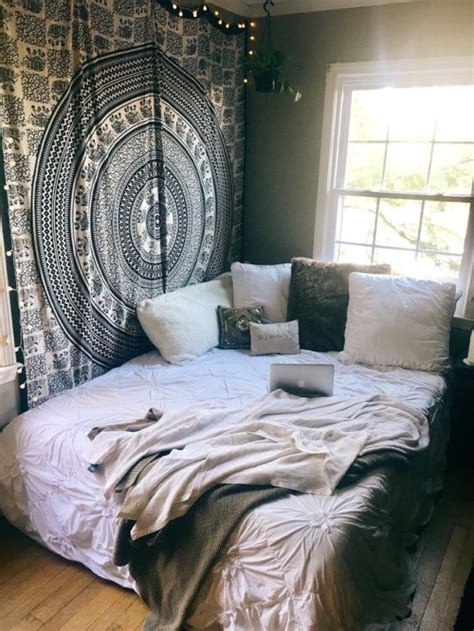 Pink and grey bedroom | small space â¤ big style | dorm room, room. room-inspiration | Tumblr