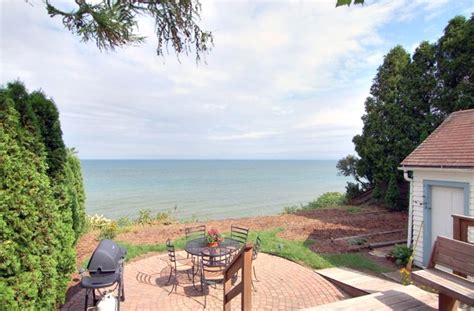 We know how important it is to travel with your vacation rentals and cabins offer great amenities for pets and their humans, and they so many pets come up missing every year here in northern michigan.they are often found but have no. Pet Friendly! on Lake Michigan! Last Minute... - VRBO