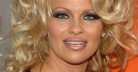Pamela Andersons No Makeup Look Is Gorgeous Photo Huffpost Style