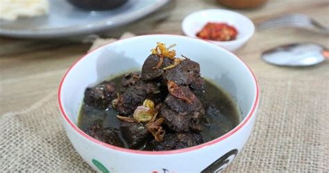 Daging sapi memang menjadi andalan untuk segala suasana. Resep Rawon Daging Sapi - food @nitalanaf