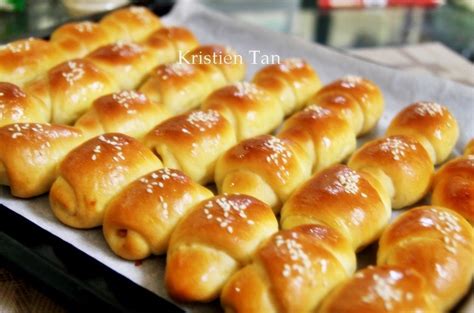 Karna belum banyak yang jual juga. Homemade dinner roll (Dengan gambar) | Resep roti, Resep ...