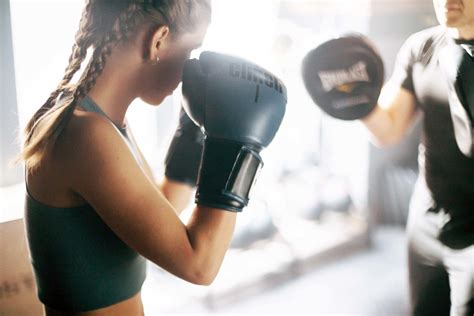 Ultimate Guide To Women S Kickboxing For Beginners
