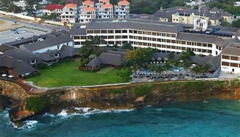Sea Cliff Hotel In Tanzania