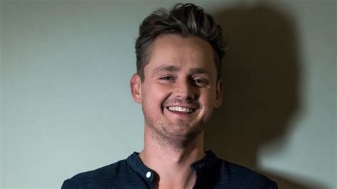 Interview Keane Frontman Tom Chaplin Rides ‘the Wave To Redemption
