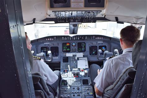 The Flight Deck Of Our American Eagle Crj 200 Airlinereporter Airlinereporter