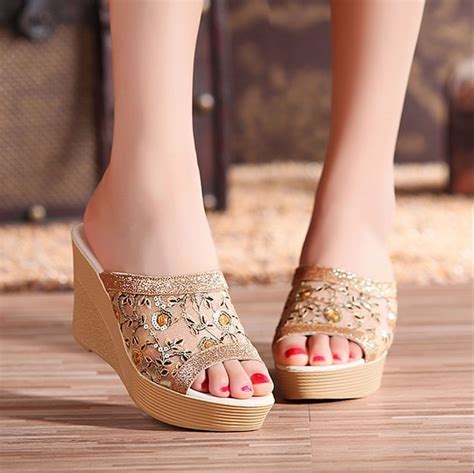 Summer Popular Small Flower Women Sandals Wedges Med Thick Heels Shoes