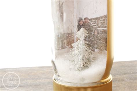 Diy Wedding Projects For Winter Brides Snow Globe Decor 3
