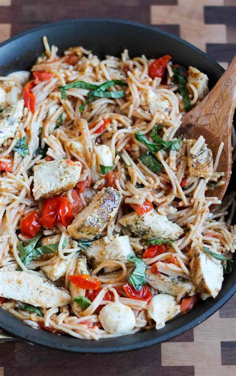 Discover birds eye meal ideas and inspiration. 5-Ingredient Chicken Mozzarella Pasta | Recipe | Chicken ...