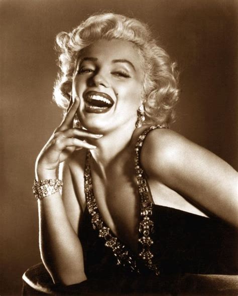 The Legend Of Marilyn Monroe Carroussa