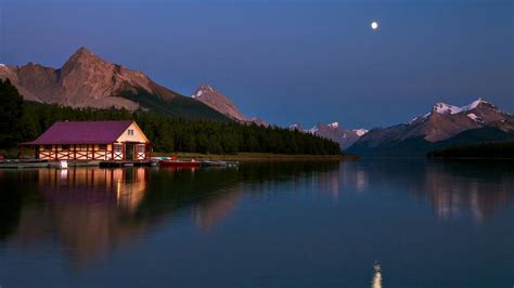 Maligne Lake At Night Jasper National Park Canada Wallpaper Backiee