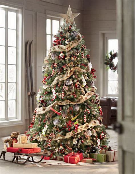 15 Creative And Beautiful Christmas Tree Decorating Ideas