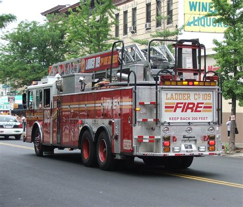 Seagrave Fire Truck Ladder 109 Fdny A Photo On Flickriver