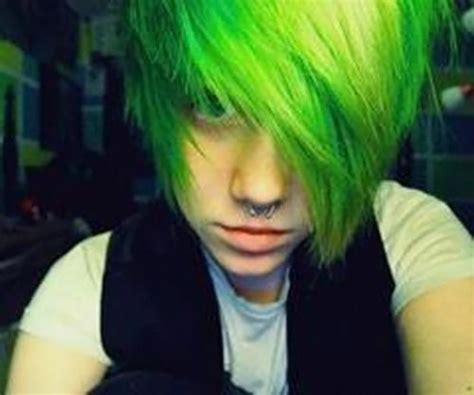 Yen Neo ~ Fashion Misfit ヅ Green Hair Guy Hows It Emo Hair Emo Hairstyles For Guys