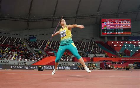 In her last two major competitions, she has launched the javelin in the last round to her best performance of the competition, elevating her result. World Champs Women's Javelin — Barber Drops A Bomb - Track ...